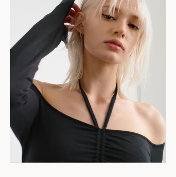 NWT Cut Out Crop Halter Top - Picture 6 of 7